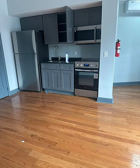 530 Main St #204 — Photo 1