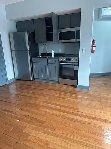 530 Main St Photo 1