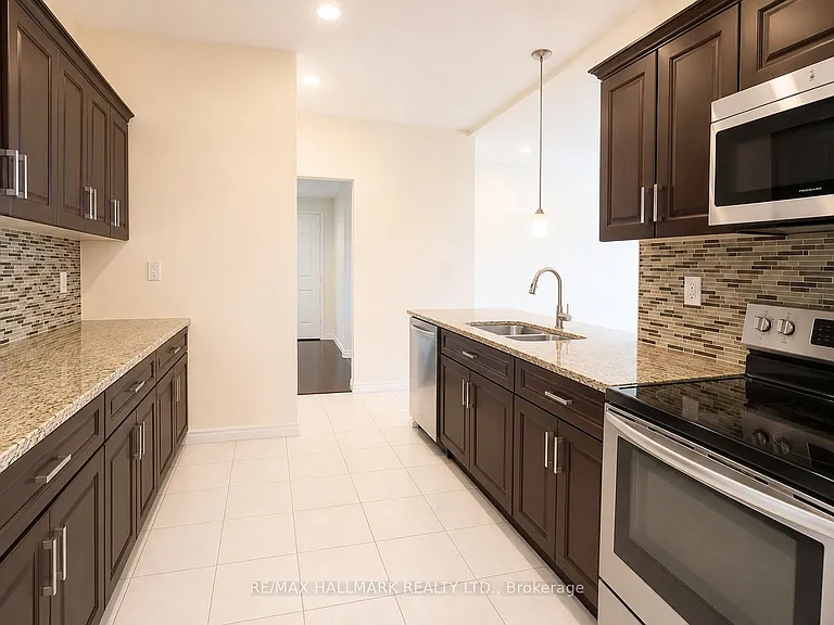 30 Greenfield Ave #207 — Photo 15