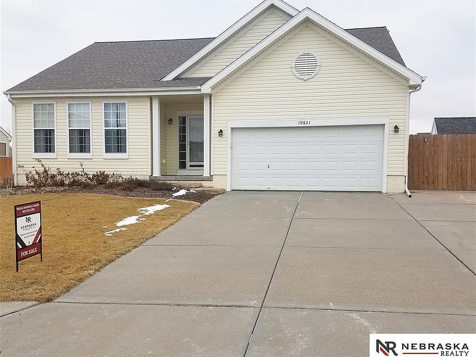 1st image of 19821 Acorn Dr