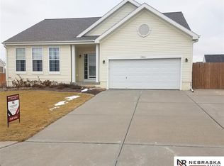 19821 Acorn Dr, Gretna, NE 68028
