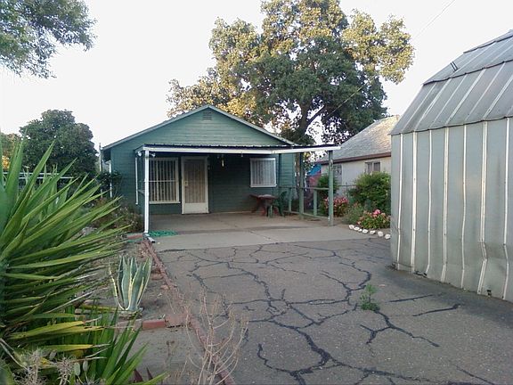 3rd image of 918 S Shasta Ave