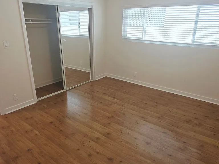 561 East Orange Grove Avenue — Photo 13