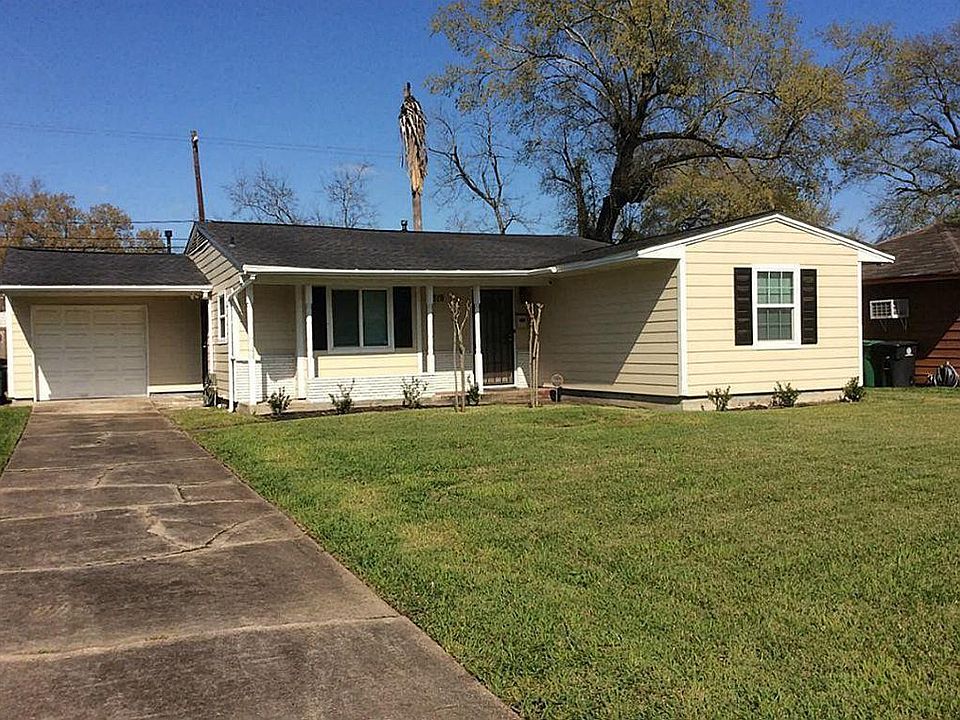 Great front yard with good off road parking plus single gara