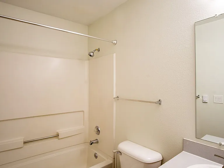 245 SW Hooker St #3 — Photo 10