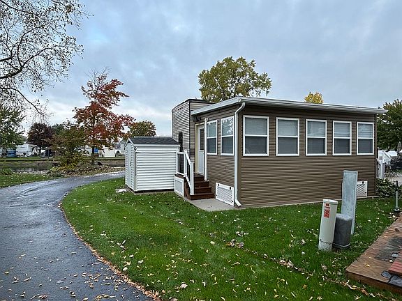 5th image of 363 W Lake St #9