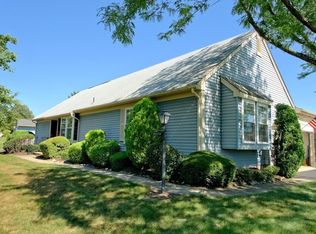 2B Scarborough Rd, Monroe Township, NJ 08831