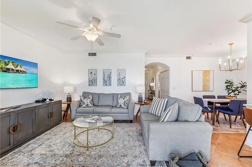 2 bed, 2.0 bath, 1162 sqft, $8,500 — Photo 2