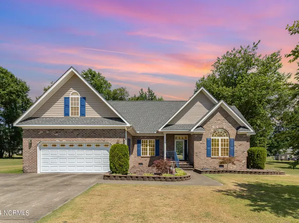 320 Maddux Drive, Pikeville, NC 27863