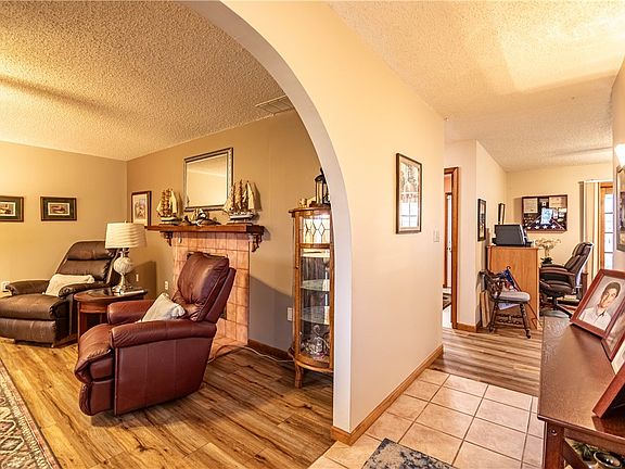 2nd image of 1520 W Rock Springs Rd