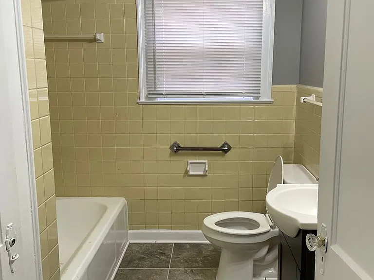 810 Dixon Ave — Photo 10