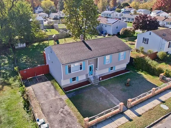 47 Laurel St, Springfield, MA 01107