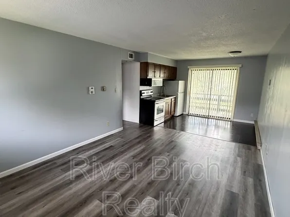 1004 S College St #8, Springfield, IL 62704