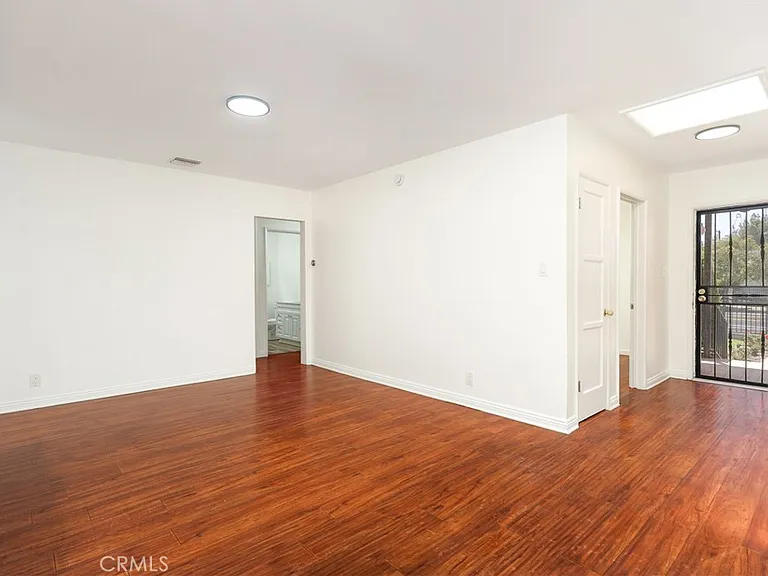 13951 Terra Bella St — Photo 4