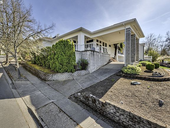 3rd image of 16408 SW Timberland Dr