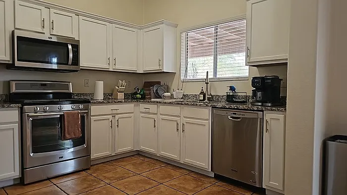 2174 W Roundwood Pl — Photo 1