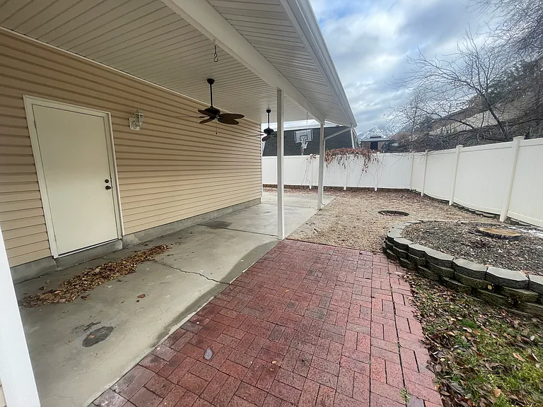 1442 E Sandy Hills Dr — Photo 10