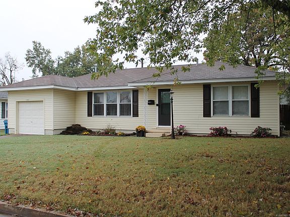 2nd image of 1303 Vieux Dr