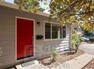 GPM392 - NE Everett St (T1), Portland, OR 97232