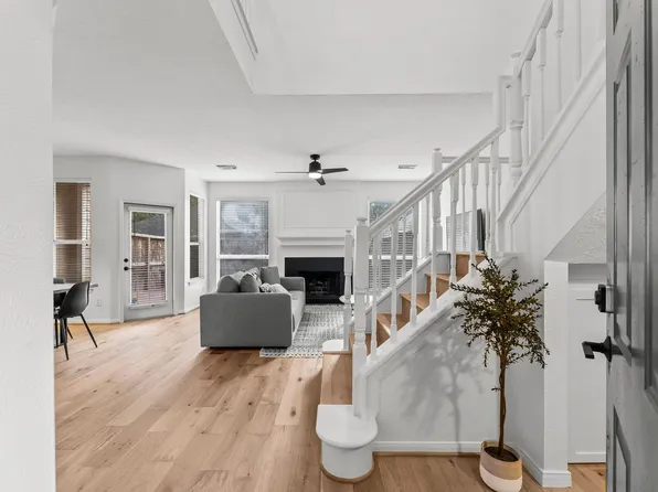 7 S Avonlea Cir, Spring, TX 77382