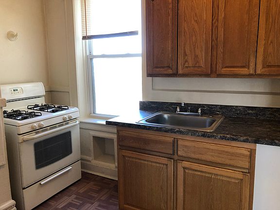 4th image of 415 Westminster Ave #15