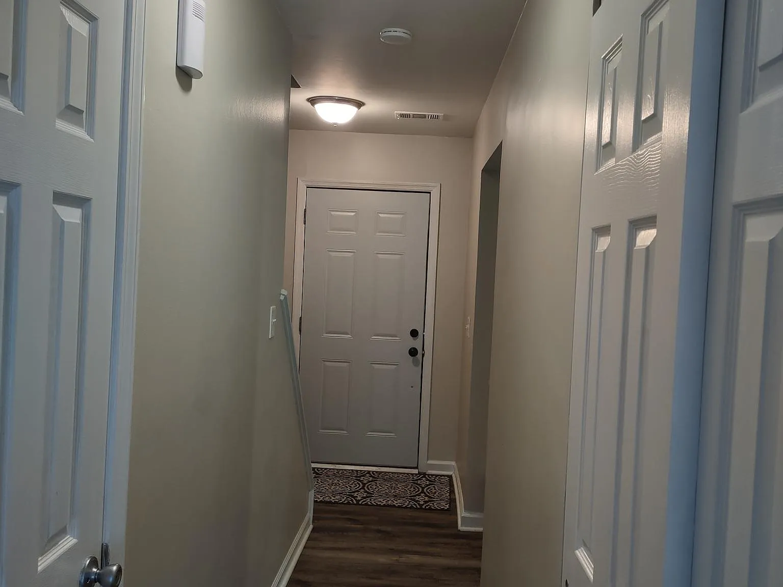 2 bed, 1.5 bath, 1000 sqft, $1,800 — Photo 2