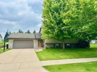 6708 Windsor Ridge Ln, Windsor, WI 53598