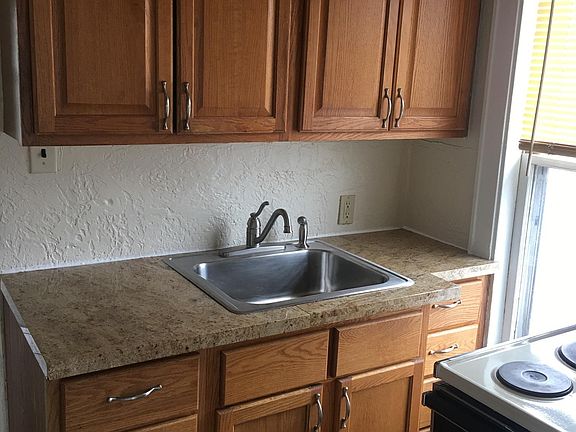 4th image of 1556 Englewood Ave #1