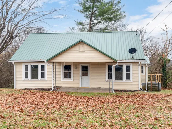 1781 33rd Street Dr SW, Hickory, NC 28602