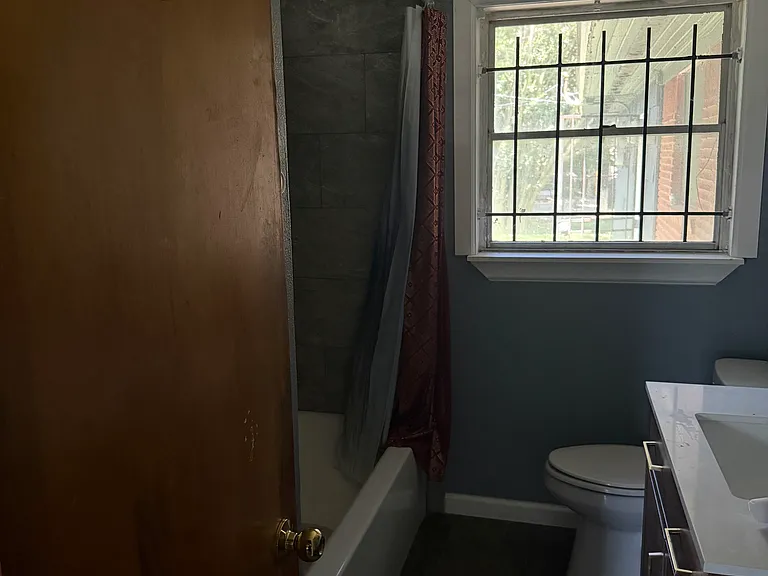 1802 Robinhood St — Photo 11
