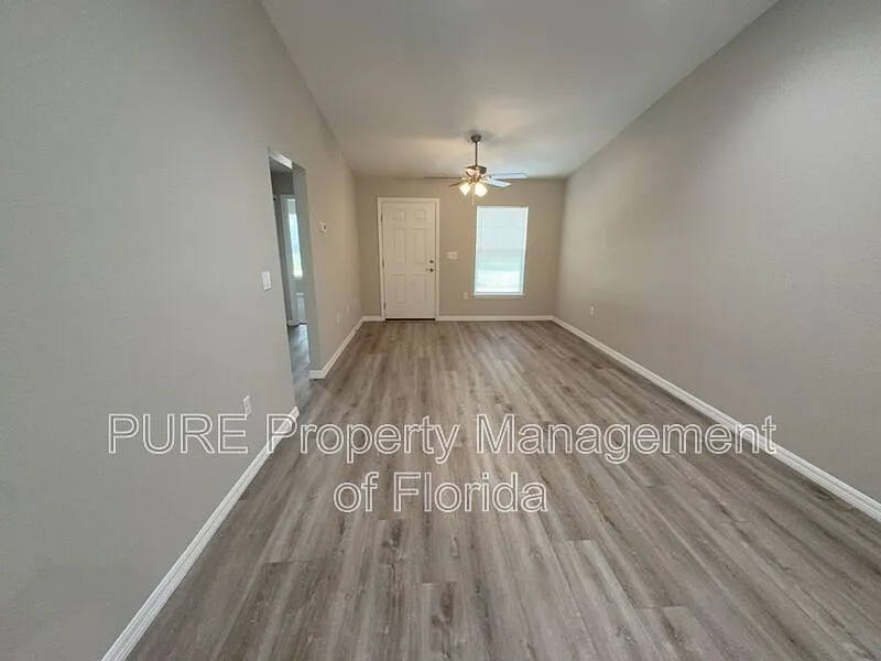 3 bed, 2.0 bath, 1124 sqft, $1,455 — Photo 2