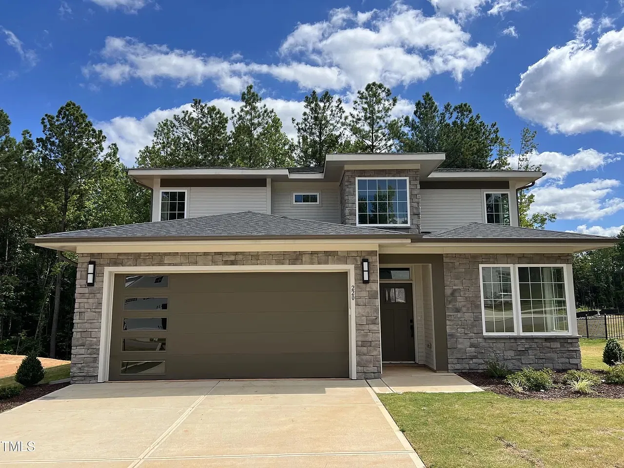 4 bed, 2638 sqft, $2,645 — Photo 1