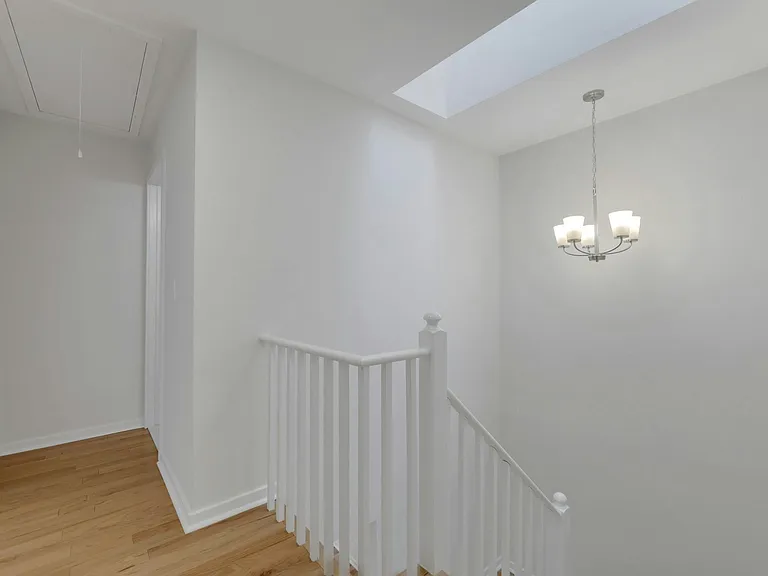 35 Reagan Way — Photo 4