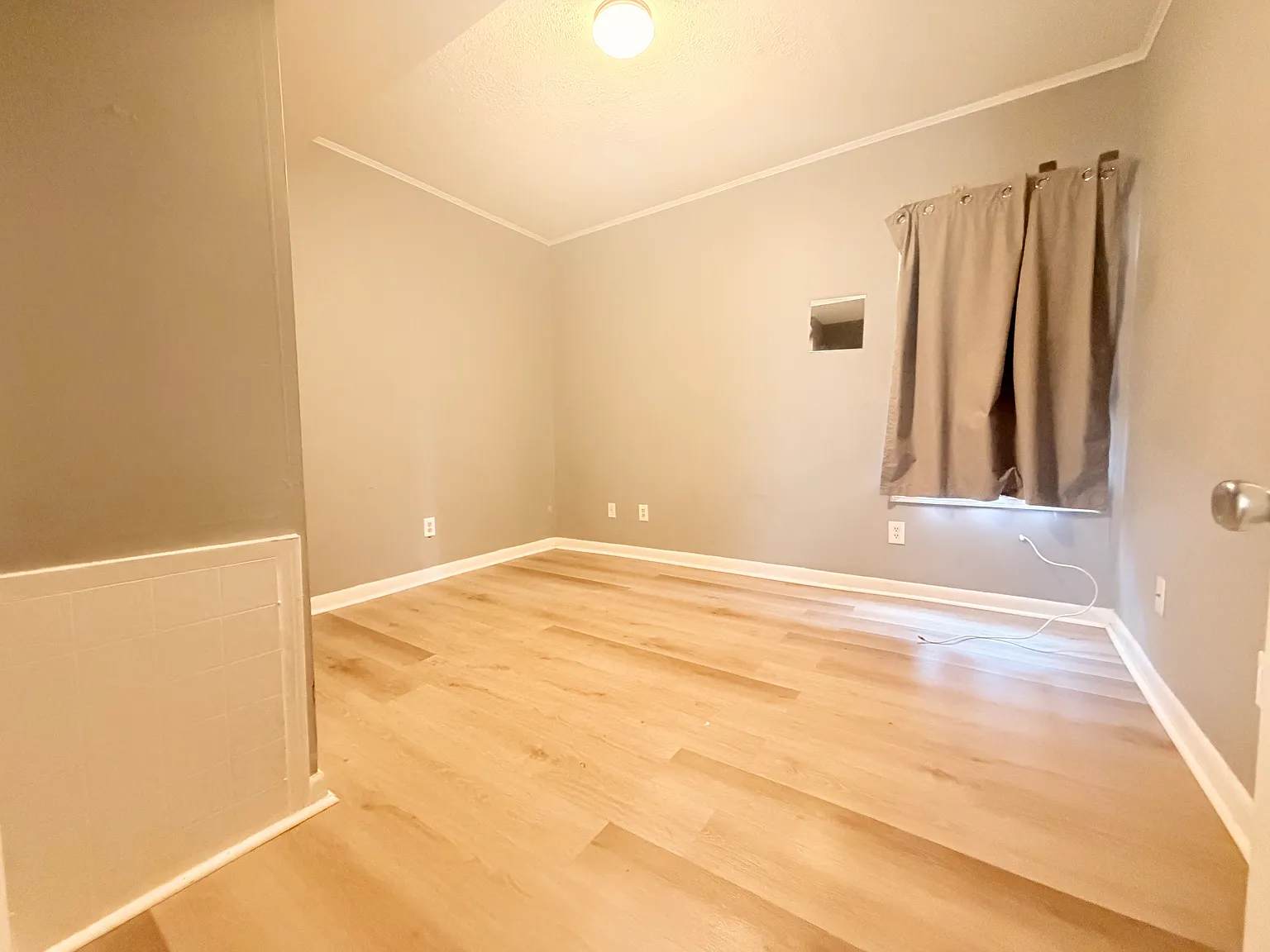 2 bed, 800 sqft, $1,600 — Photo 4
