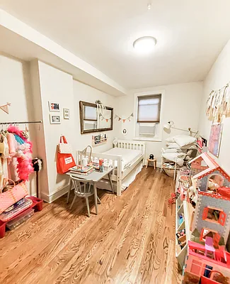 Rented by Amicourt LLC | media 10