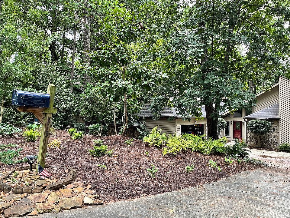2nd image of 515 Matterhorn Way