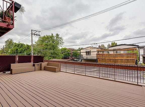 5th image of 2158 W Grand Ave Unit 204