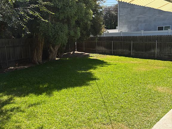 3rd image of 1016 Bruce Ln #A