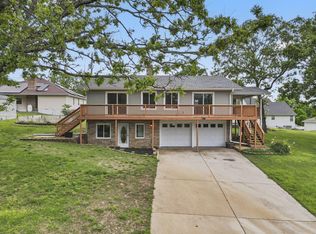 106 S Lakeshore Drive, Blue Eye, MO 65611