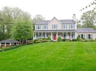 19 Pheasant Run Rd, Putnam Valley, NY 10579