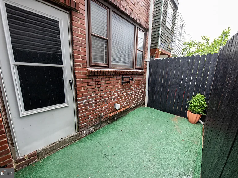 2924 Salmon St — Photo 33