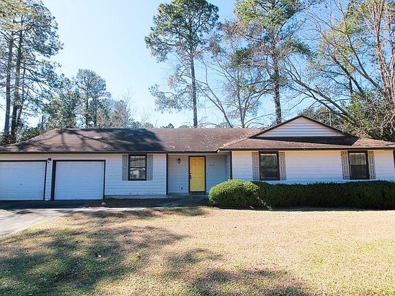 2nd image of 1819 Woodcrest Dr
