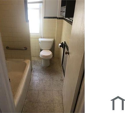4th image of 141 E Rockland St