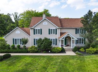 2040 Valley Park Cir, Broadview Heights, OH 44147