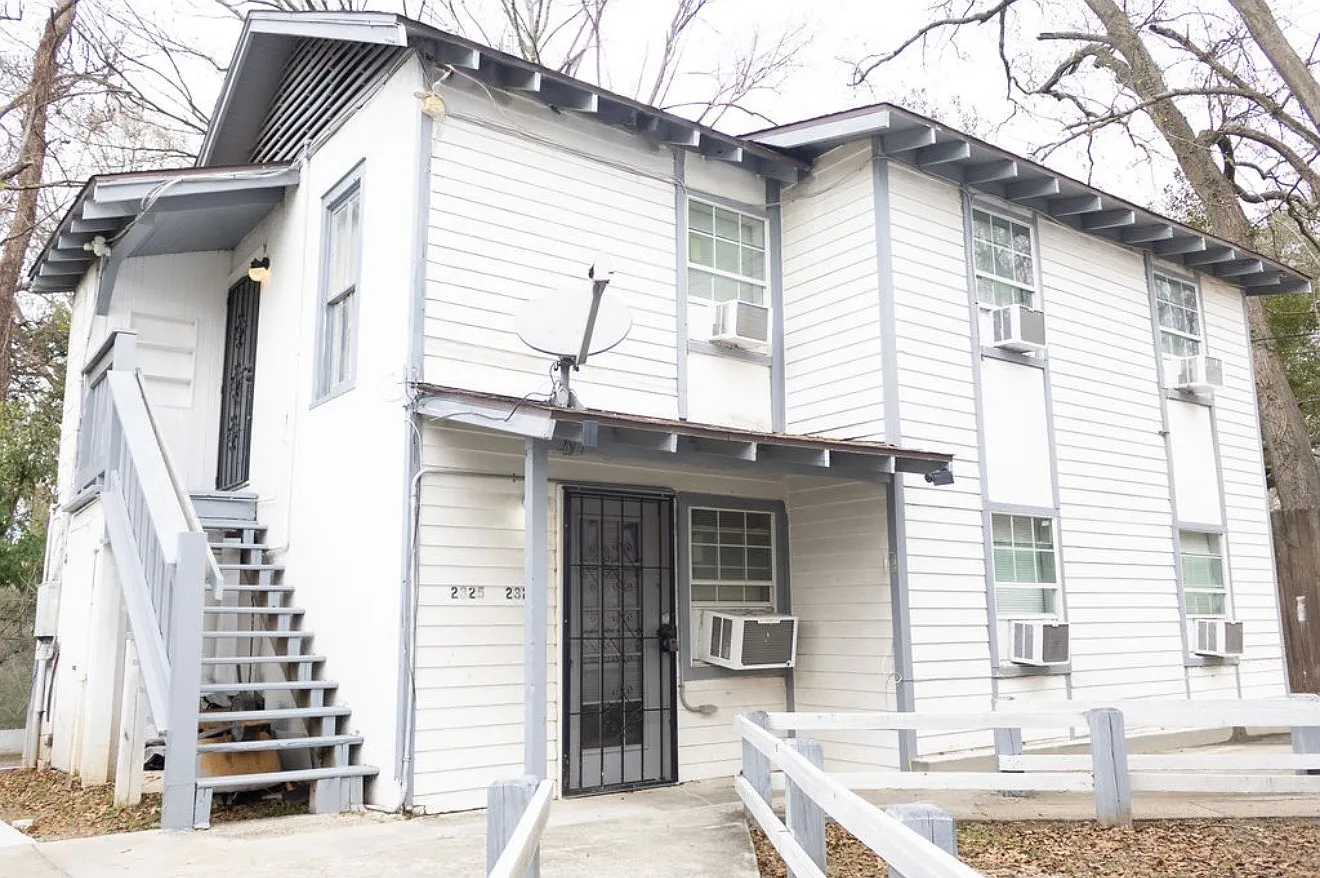 2 bed, 800 sqft, $950 — Photo 1