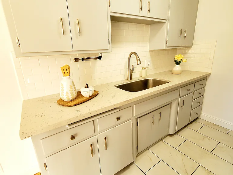 330 Orizaba Ave #7 — Photo 5