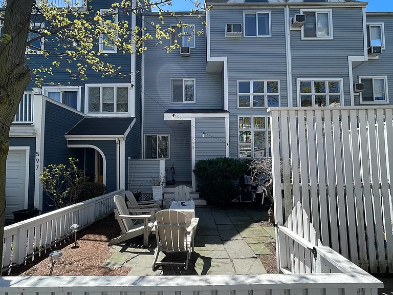 595 Putnam Ave — Photo 18