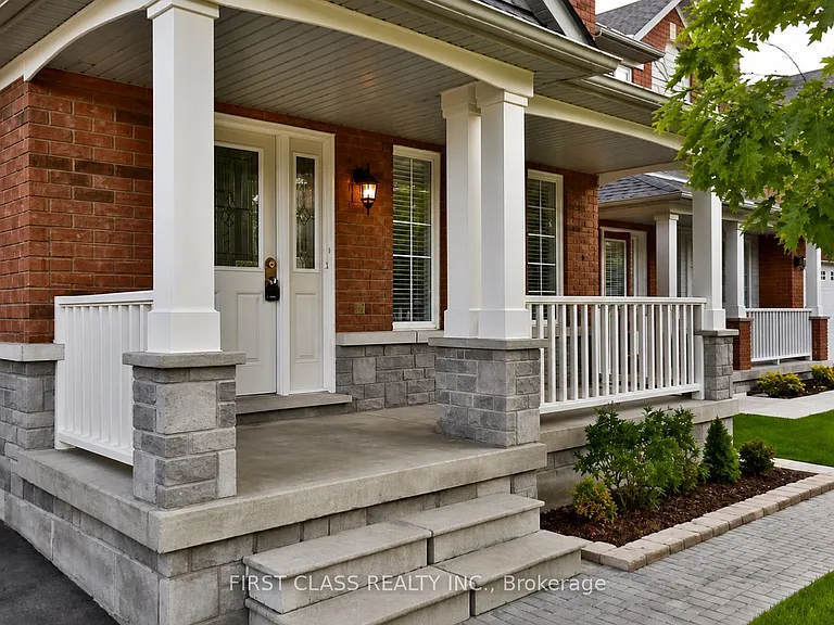 2372 Cornerbrooke Cres — Photo 1