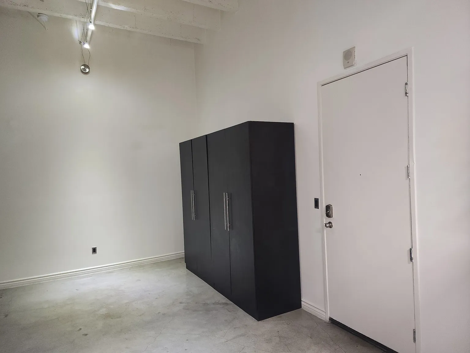 312 W 5th Street — Photo 3