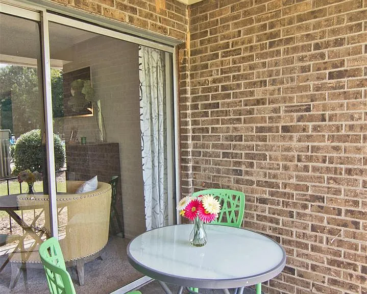 Lakecrest — Photo 14